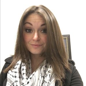 Meet your Posher, Caitlin